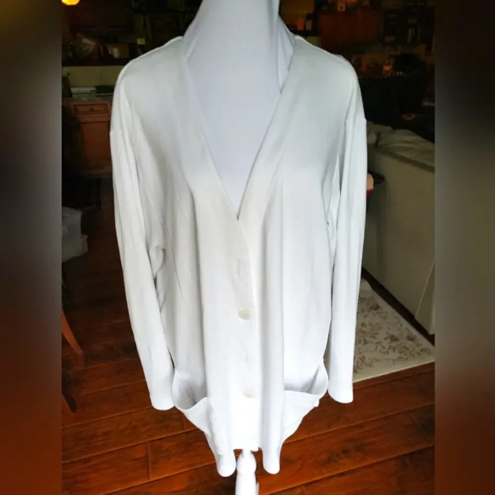 White 2x jacket no information with this‎ garment, near excellent condition